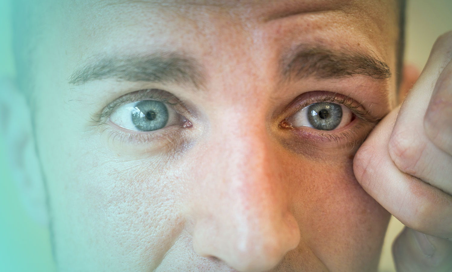 el ojo seco produce molestias y escozor